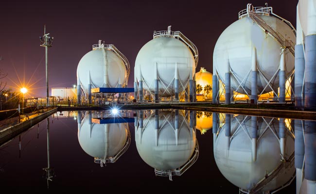 India plans to reduce LNG imports from Qatar
