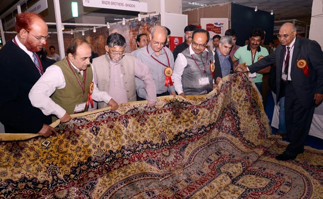 Centre targets Rs 7,600 crore carpets & floor covering exports for fiscal 2015-16