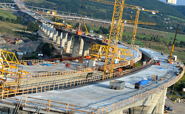 Iran invites India to invest in $8 billion project