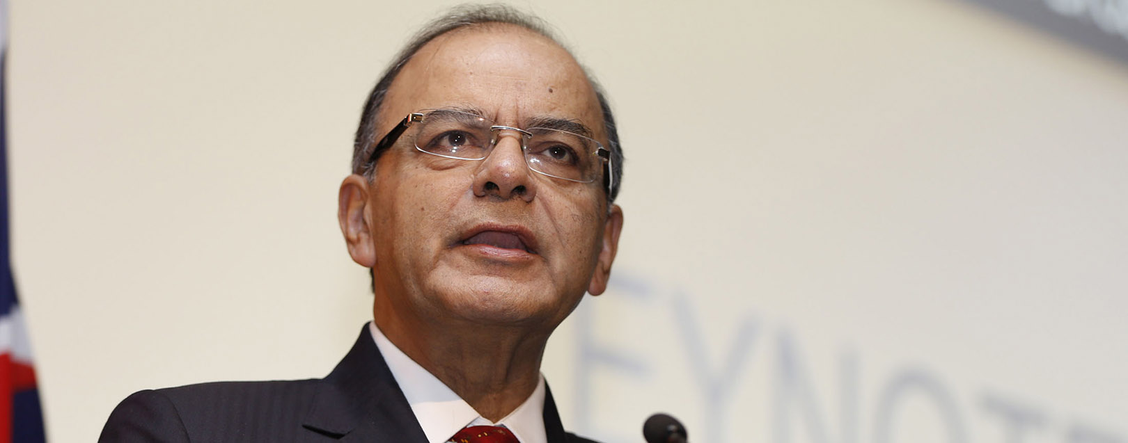FM sees FY16 GDP growth at 7.6%