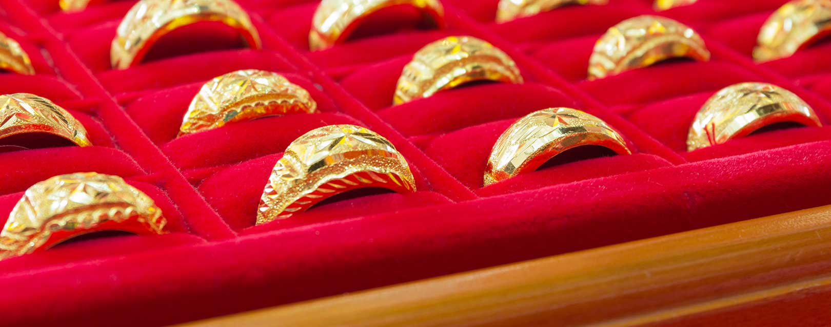 Gold imports decline 39% to $1.47 bn in May