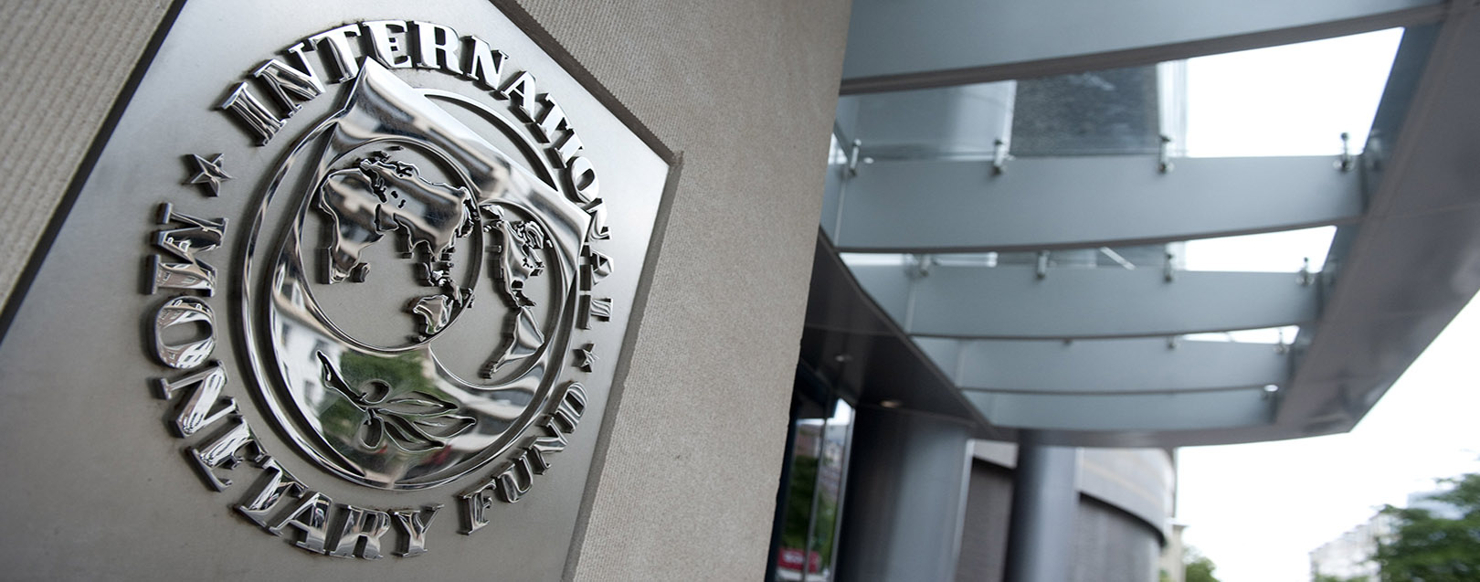 IMF trims India's GDP to 7.4 per cent for 2016-17