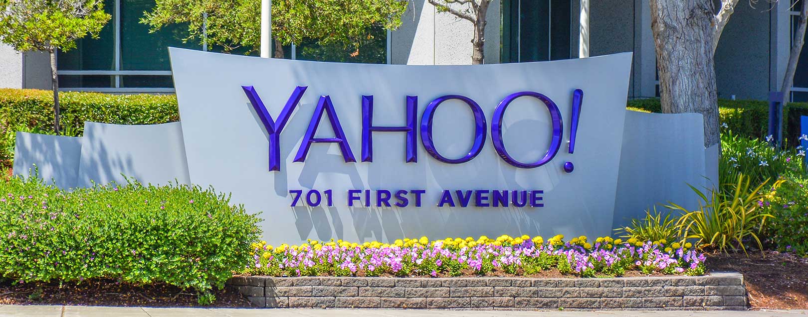 Yahoo inks $4.8bn deal with Verizon for core business