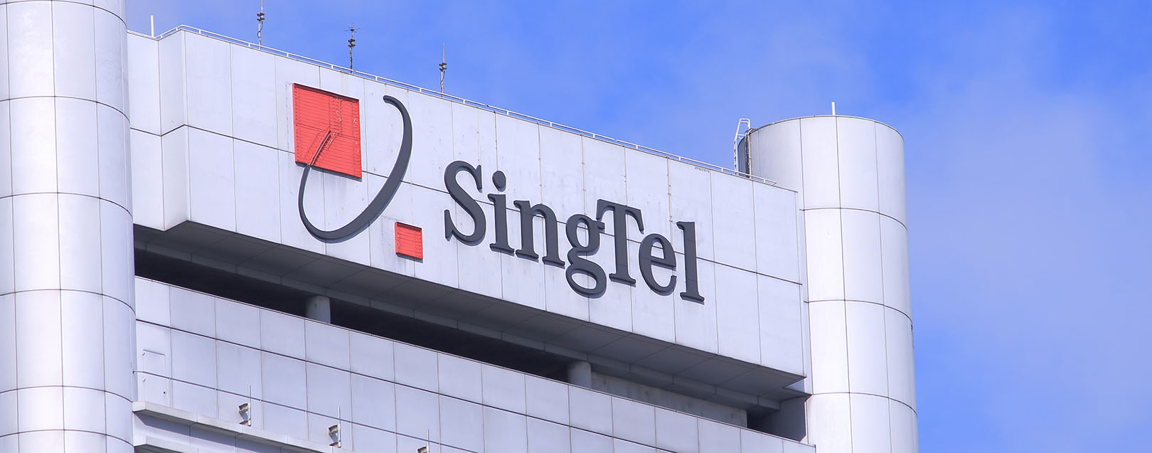 Singtel to acquire 7.39% more stake in Bharti Telecom for $659 million  