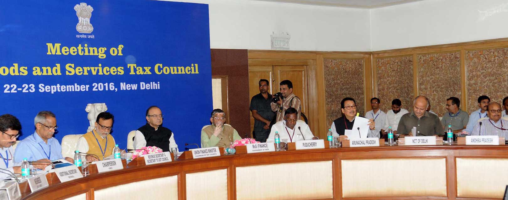 GST: Centre, states agree on timetable for April 1 roll out