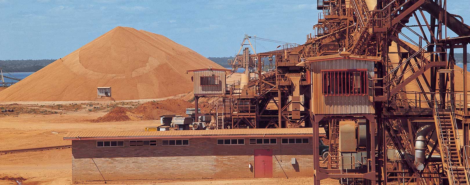 Nalco reports 24 pc jump in bauxite mining during H1 of FY17