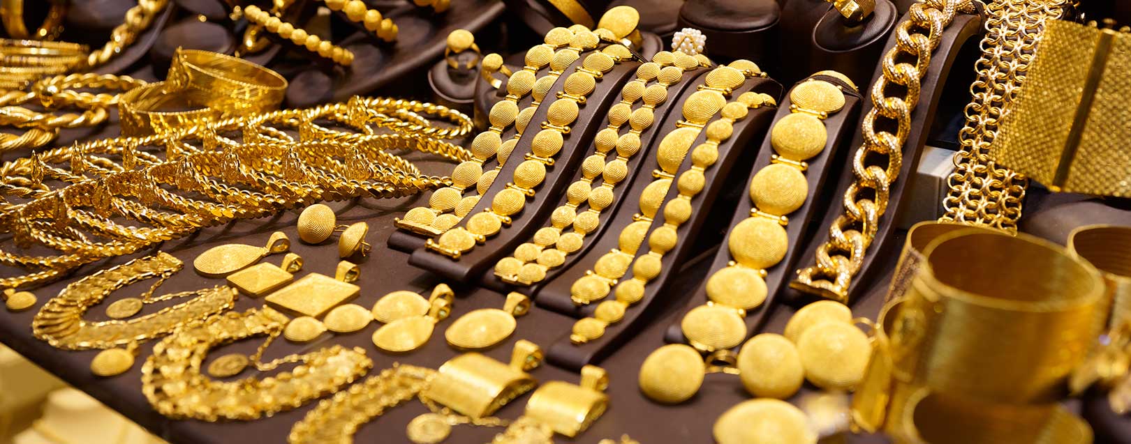 India's gold demand estimated to fall 24% in 2016