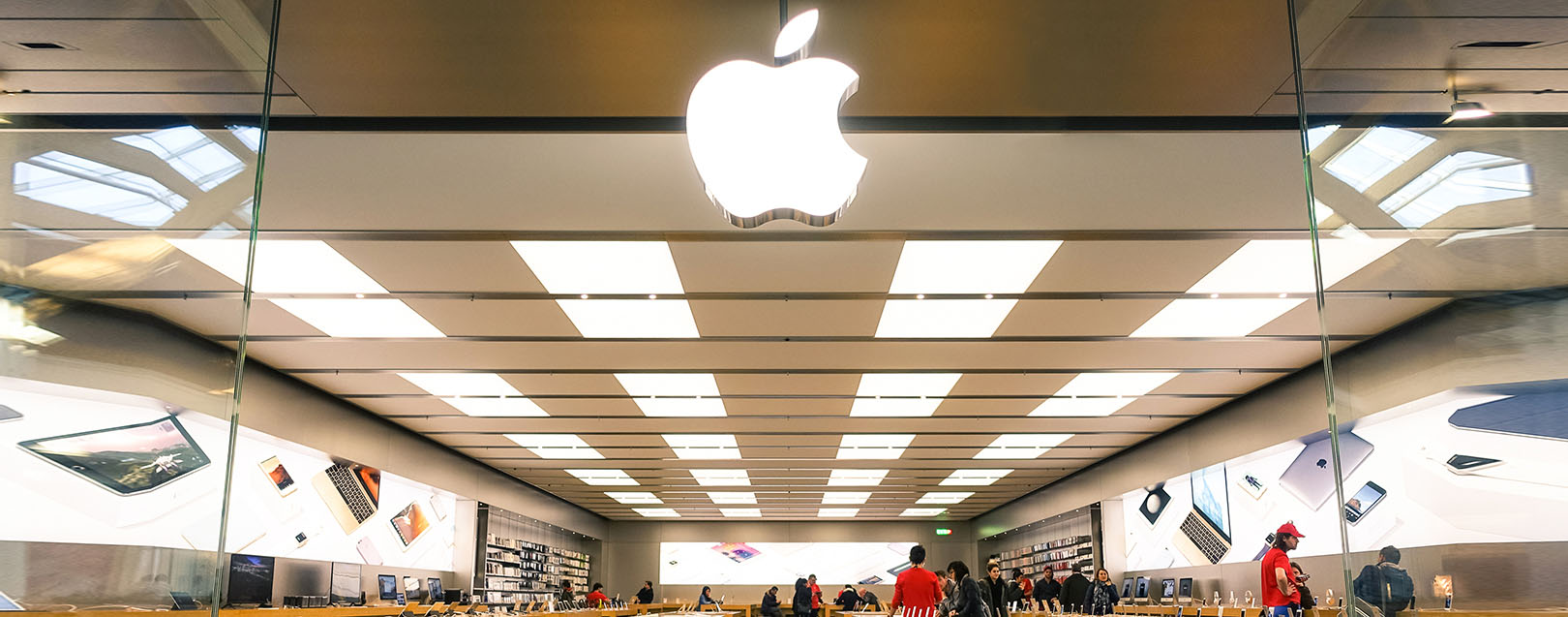 Apple Inc meets Govt about retail stores in India