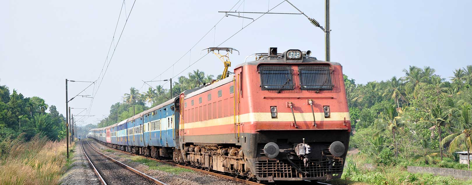 Railways to buy high-speed locomotives from foreign suppliers