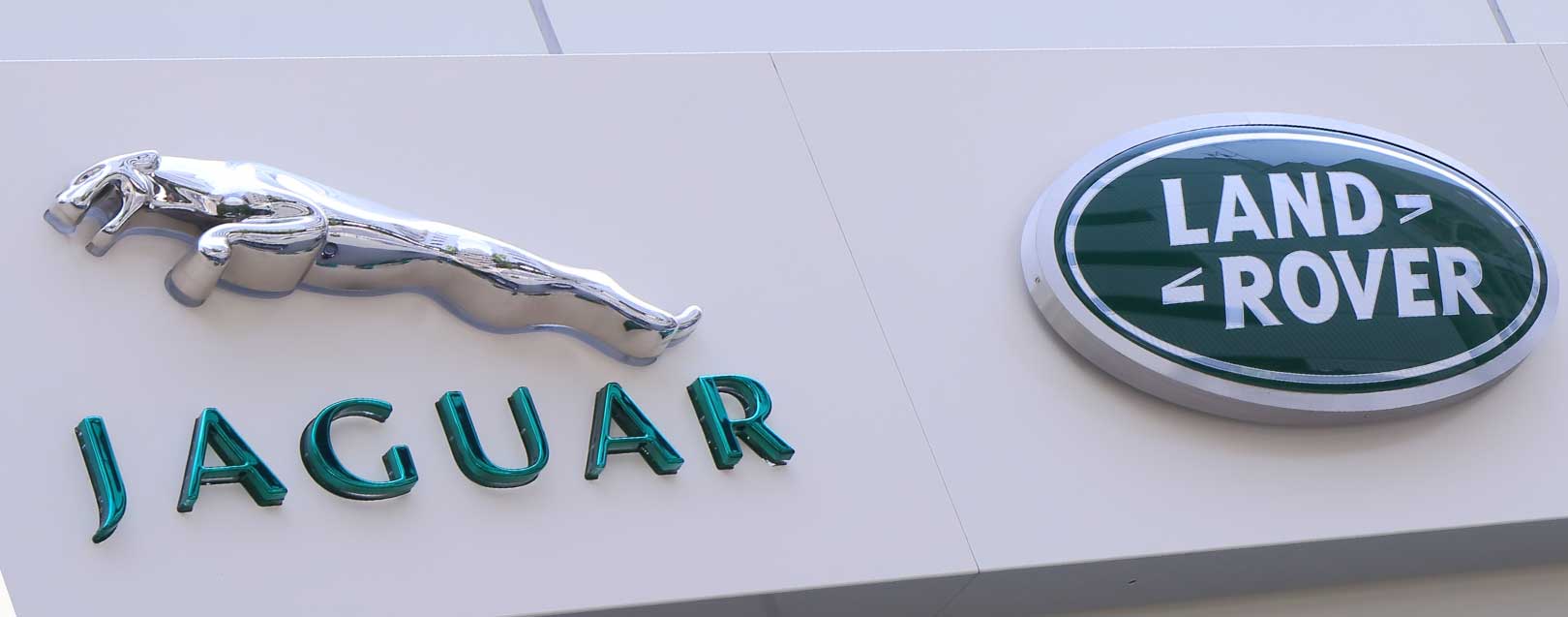 Tata-owned Jaguar Land Rover to hire 5000 people in Britain